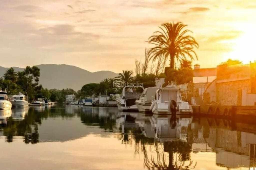 Jouvacations Villa Freser Empuriabrava Exterior foto