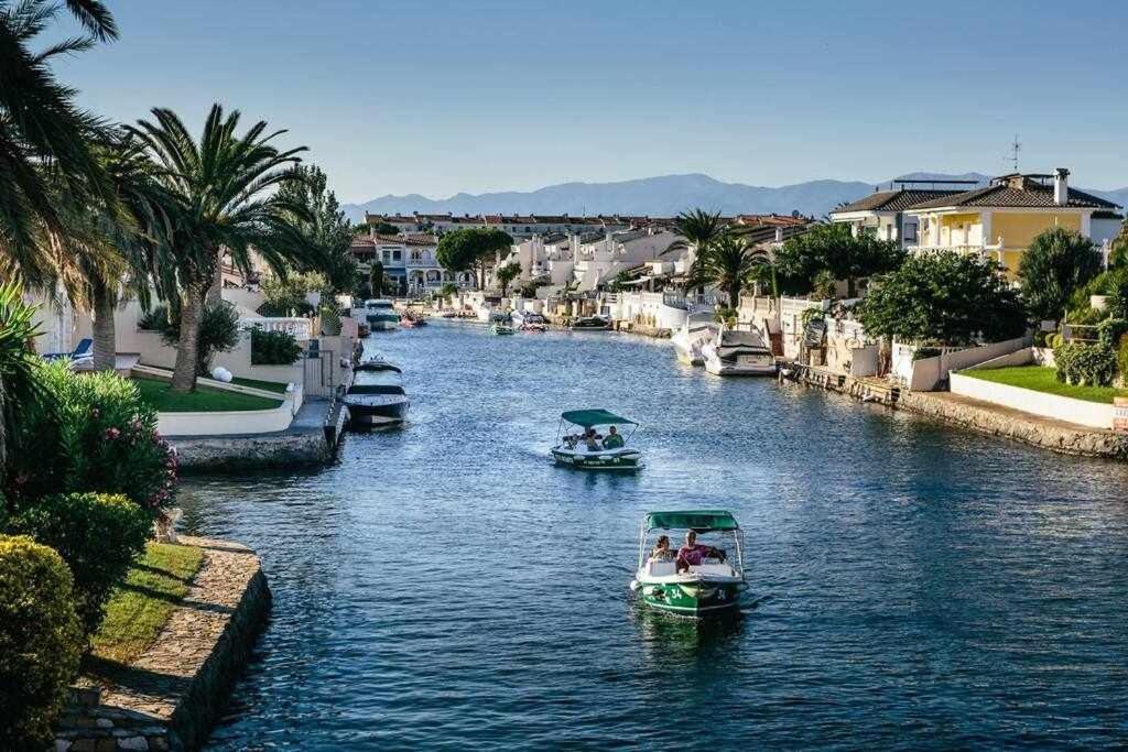 Jouvacations Villa Freser Empuriabrava Exterior foto